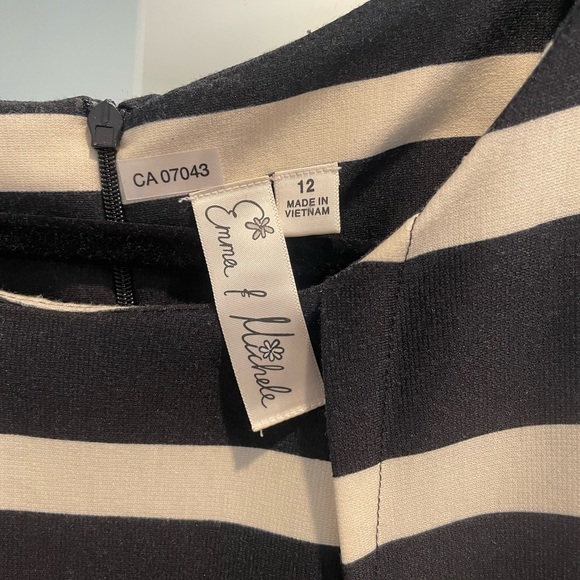 Shift dress perfect for the office with a cardigan or evening dinner out. - Picture 5 of 5